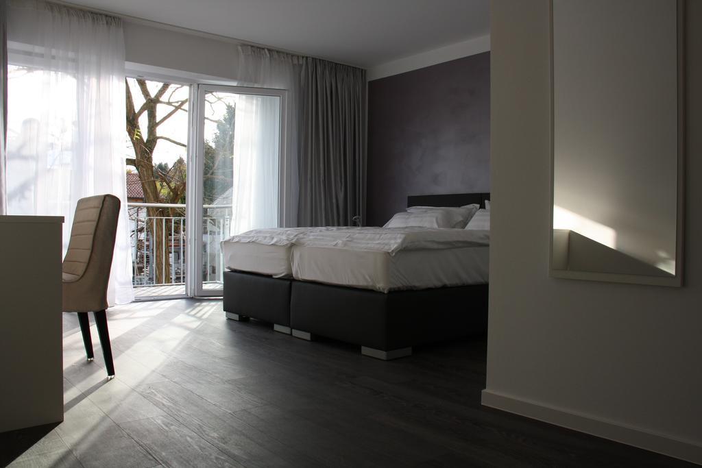 Victoria Living Hotel Jockgrim Екстериор снимка