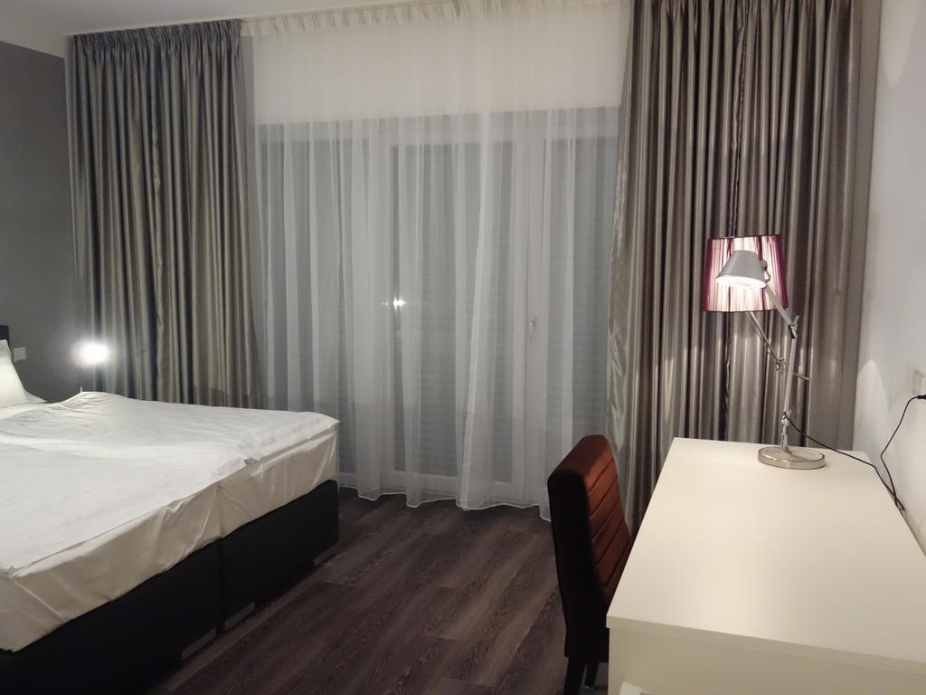 Victoria Living Hotel Jockgrim Екстериор снимка