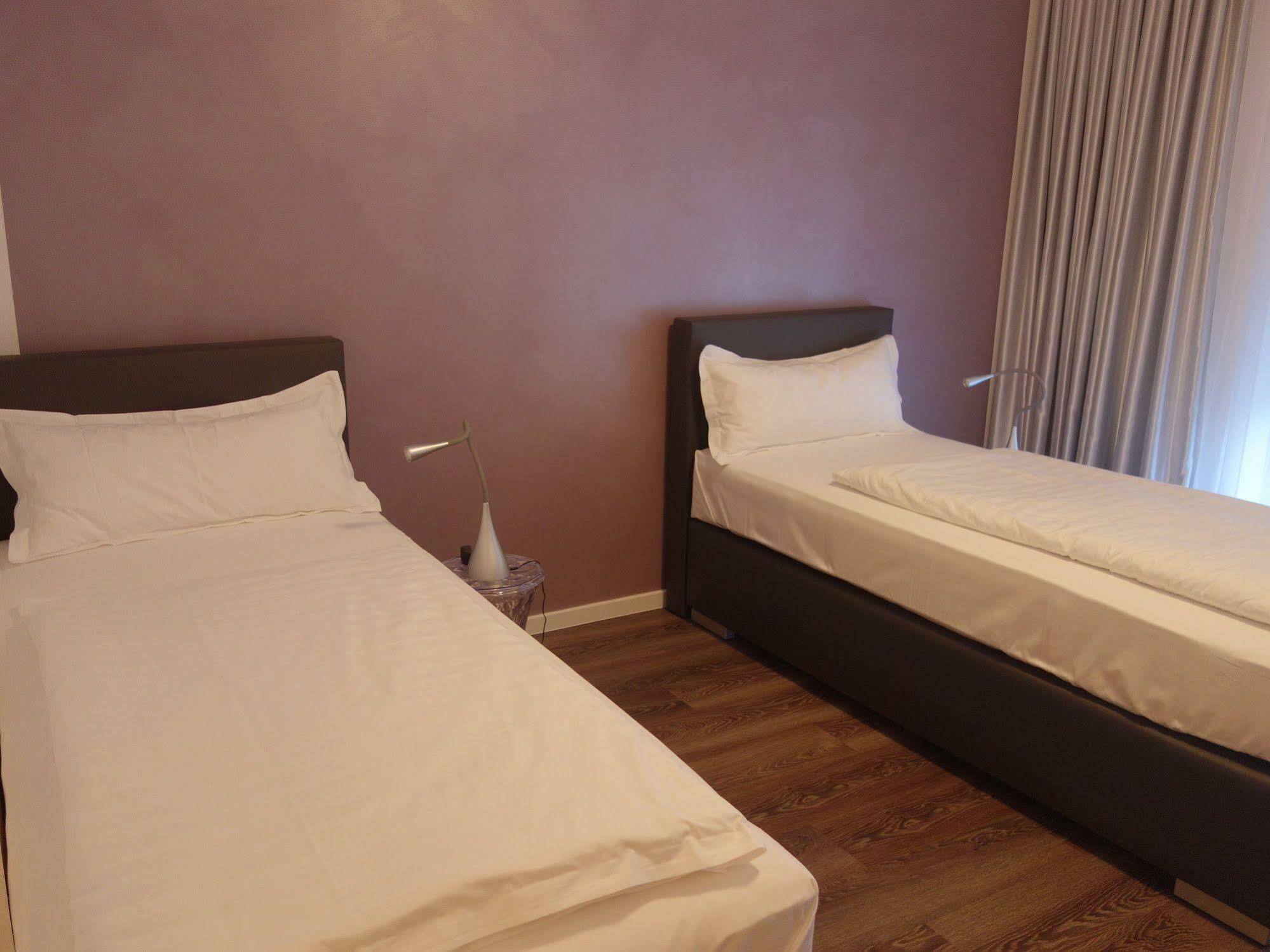 Victoria Living Hotel Jockgrim Екстериор снимка